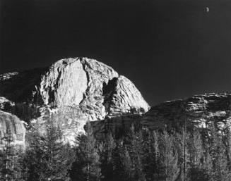 Yosemite-Ridge-Moon