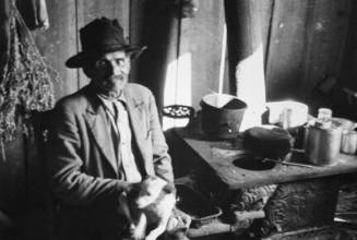 Strawberry picker, Hammond, Louisiana, Octobert 1935