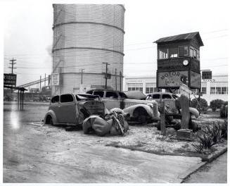 [Auto Graveyard, at Tampa]