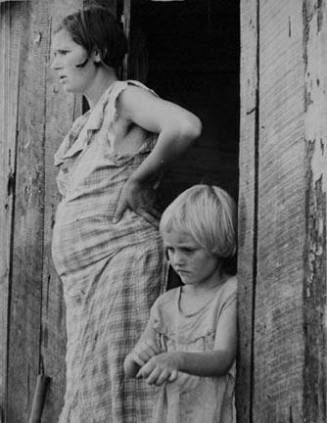 Wife and child of a sharecropper, Washington County, Arkansas