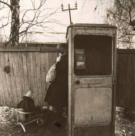 Moscow (woman on pay phone)