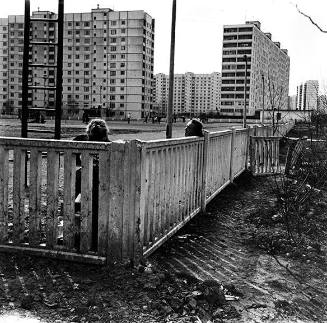 Moscow (two people/fence)