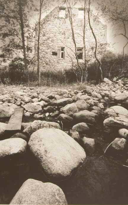 Harmoonia (stoned creek and building)