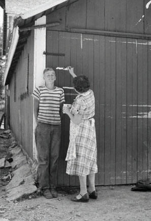 Bill Hammer Jo and Mother, Mildred, from the Farm Families Project