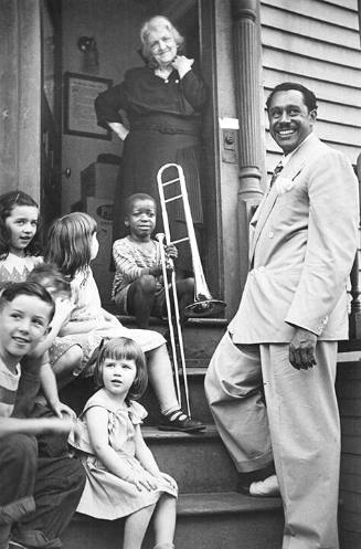 Cab Calloway with kids and winner of Calloway Quizzicale, Florida