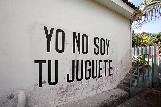 Yo no soy tu juguete - I am not your toy