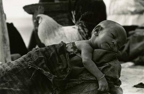 Ta macheck Child, desert border Senegal