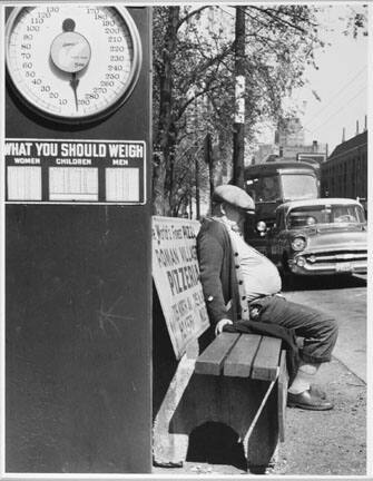 Scale, Chicago Avenue, Chicago